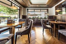 Bar und Terrasse